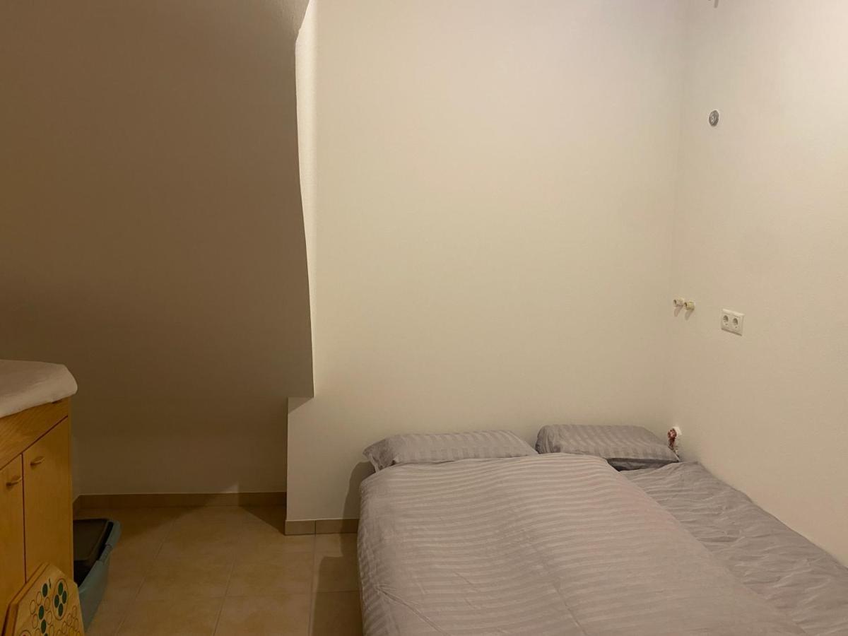 Attraktive Wohnung-Elztalidyll-Zwischen Mosel,Nuerburgring Und Burg Eltz Kollig Exterior foto