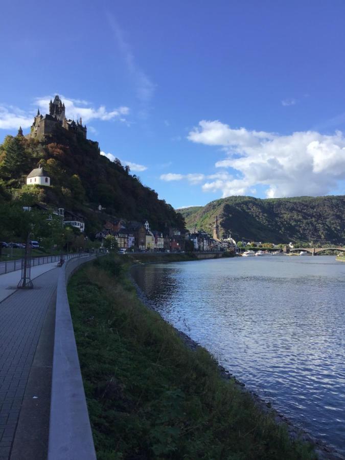 Attraktive Wohnung-Elztalidyll-Zwischen Mosel,Nuerburgring Und Burg Eltz Kollig Exterior foto