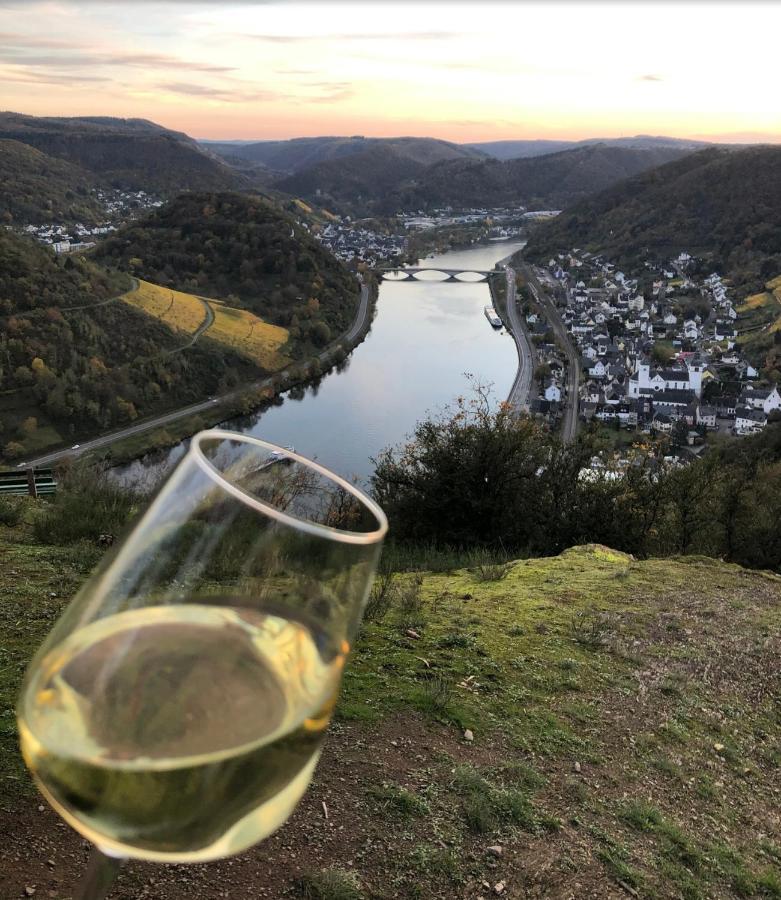 Attraktive Wohnung-Elztalidyll-Zwischen Mosel,Nuerburgring Und Burg Eltz Kollig Exterior foto