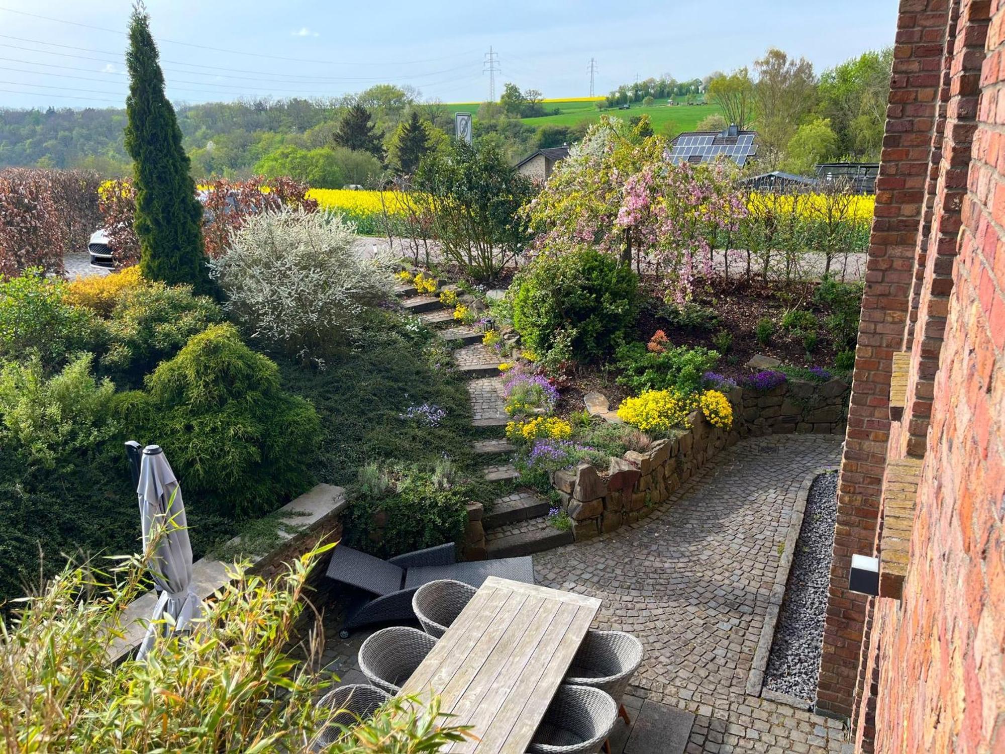 Attraktive Wohnung-Elztalidyll-Zwischen Mosel,Nuerburgring Und Burg Eltz Kollig Exterior foto